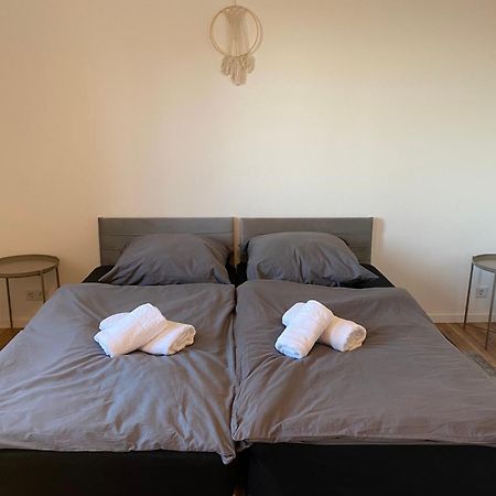 Hochwertige Ferienwohnung Mit 7Qm Balkon, Netflix, Kaffeeautomat, Rainshower Bad Zwickau Eksteriør billede