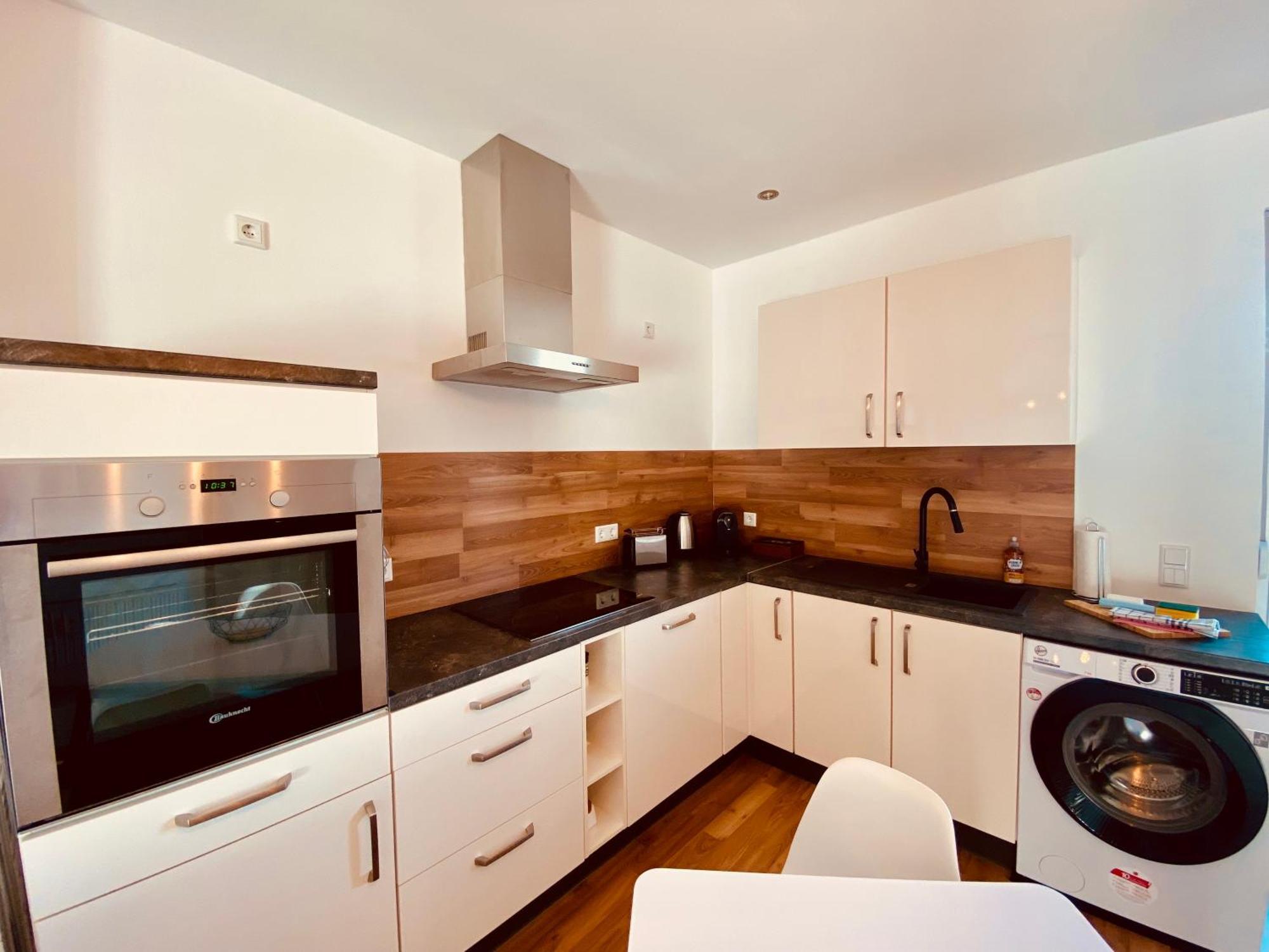 Hochwertige Ferienwohnung Mit 7Qm Balkon, Netflix, Kaffeeautomat, Rainshower Bad Zwickau Eksteriør billede
