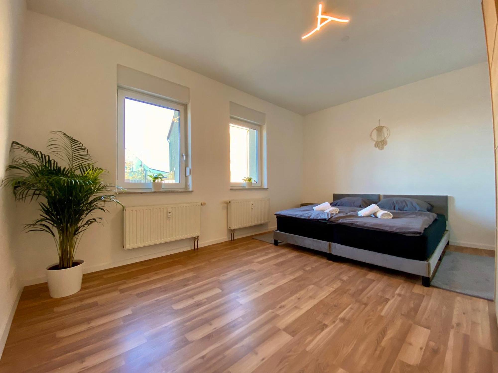 Hochwertige Ferienwohnung Mit 7Qm Balkon, Netflix, Kaffeeautomat, Rainshower Bad Zwickau Eksteriør billede