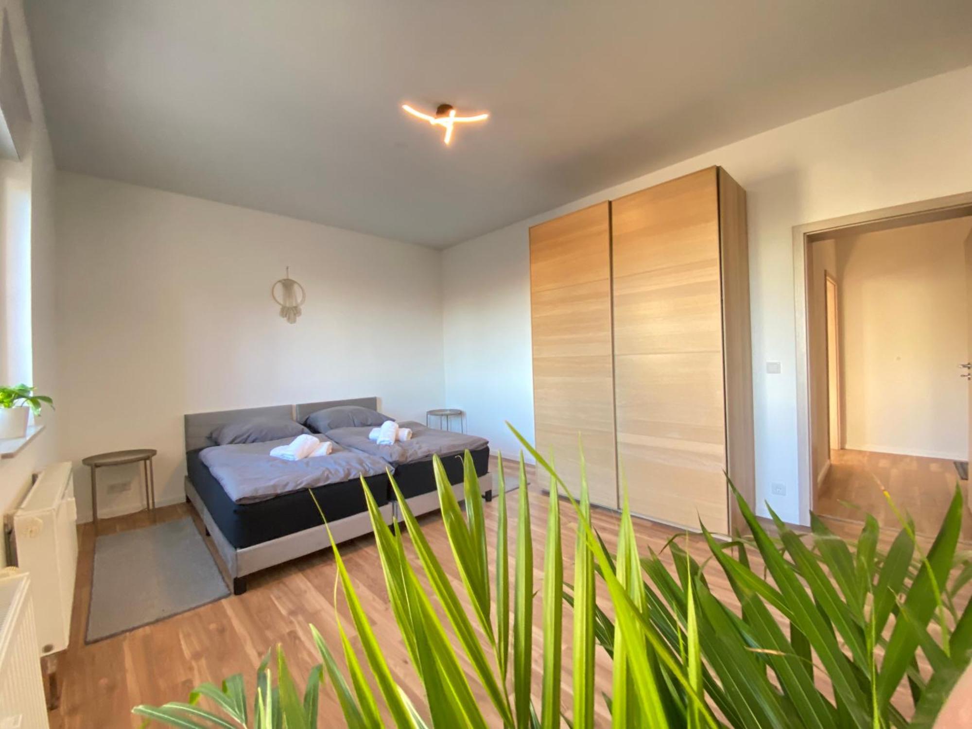 Hochwertige Ferienwohnung Mit 7Qm Balkon, Netflix, Kaffeeautomat, Rainshower Bad Zwickau Eksteriør billede