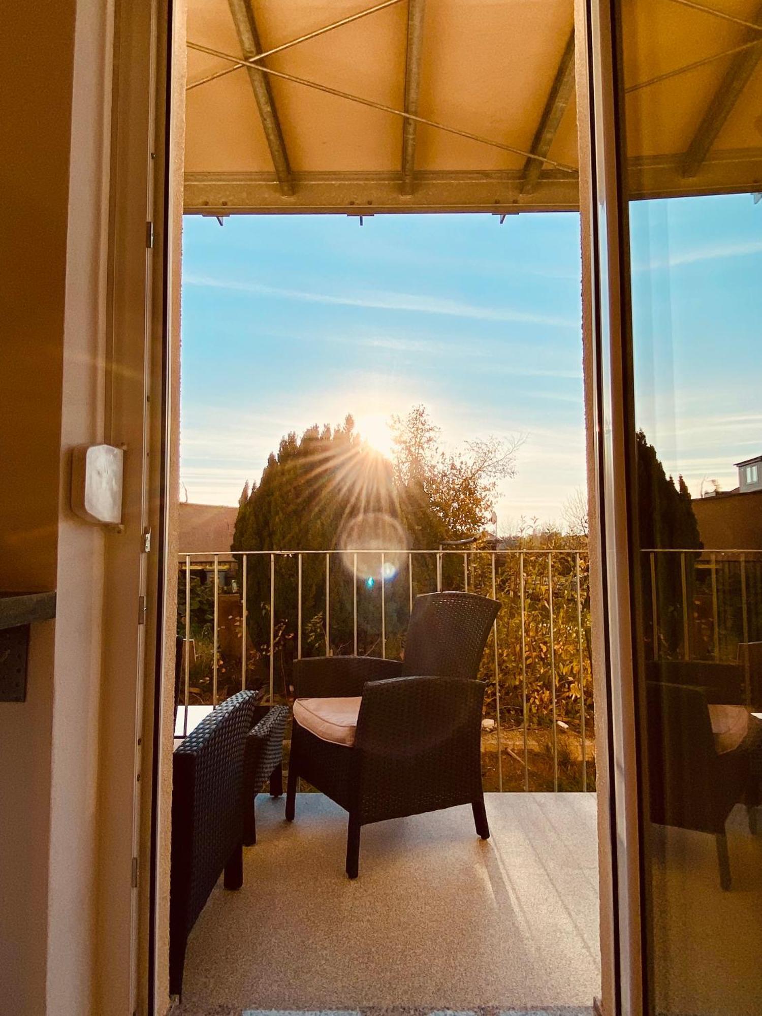 Hochwertige Ferienwohnung Mit 7Qm Balkon, Netflix, Kaffeeautomat, Rainshower Bad Zwickau Eksteriør billede
